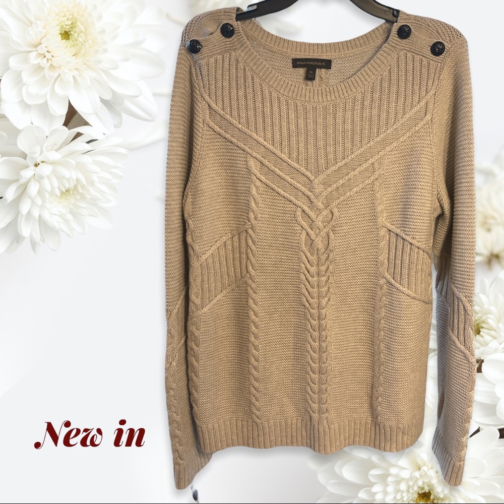 Beautiful Banana Republic size XL sweater